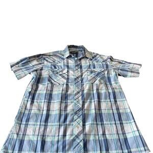 Wrangler mens large blue and white shirt